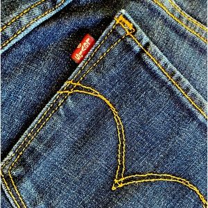 Levi Classic Demi Curve Boot Cut Jeans